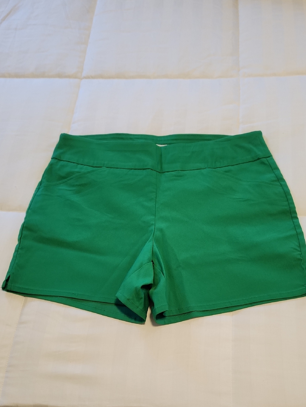 Carmen Green Women's Stretch Shorts